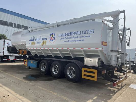 65m³ Huge Volume Bulk Feed Transport Trailer with Low Residual Discharge and Remote Control System