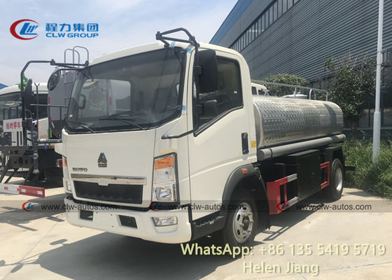 Sinotruk HOWO 4x2 RHD 5000L Stainless Steel Water Tanker Truck